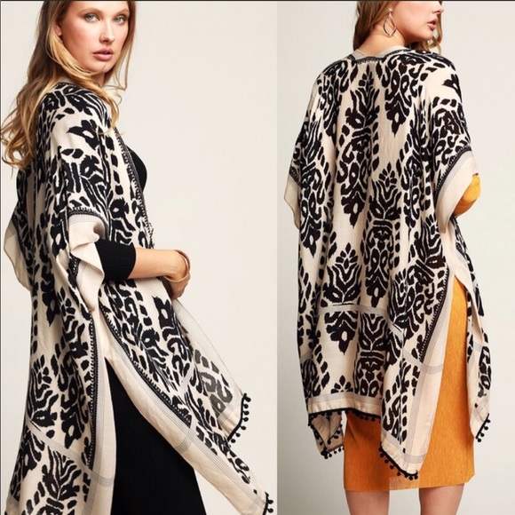 Boho chic printed kimono with mini pom pom - Picture 4 of 6